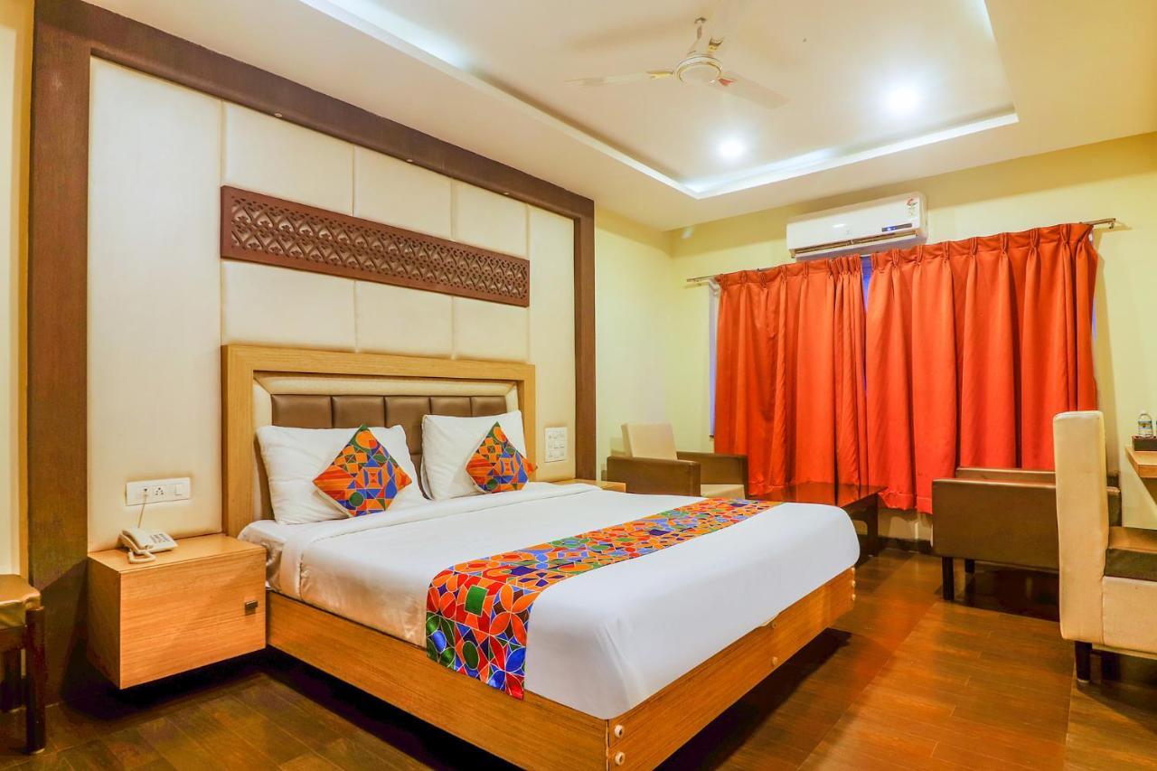 Fabhotel Keerthi'S Anupama - Nr Indira Gandhi Stadium Vijayawāda Dış mekan fotoğraf