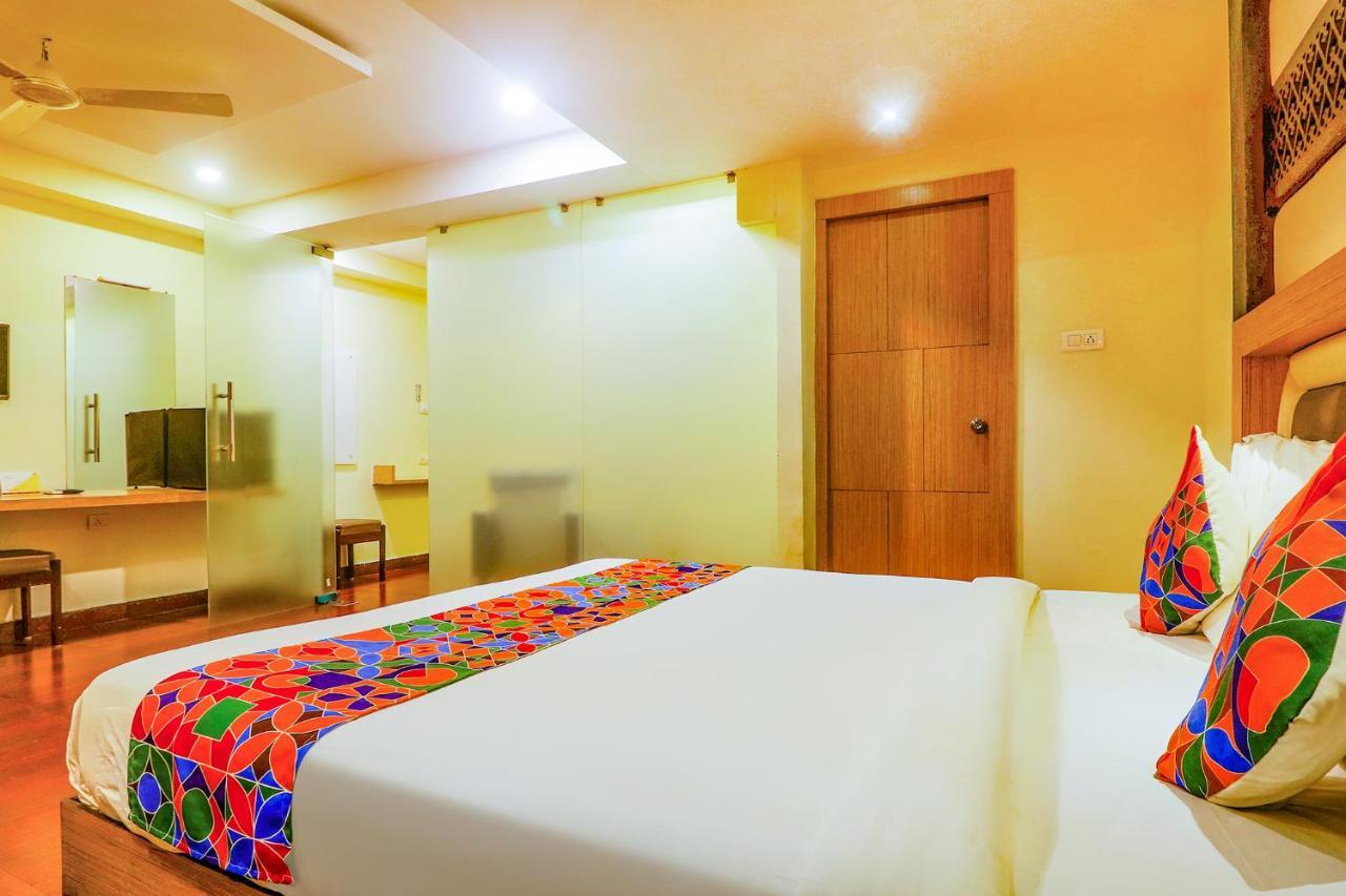 Fabhotel Keerthi'S Anupama - Nr Indira Gandhi Stadium Vijayawāda Dış mekan fotoğraf