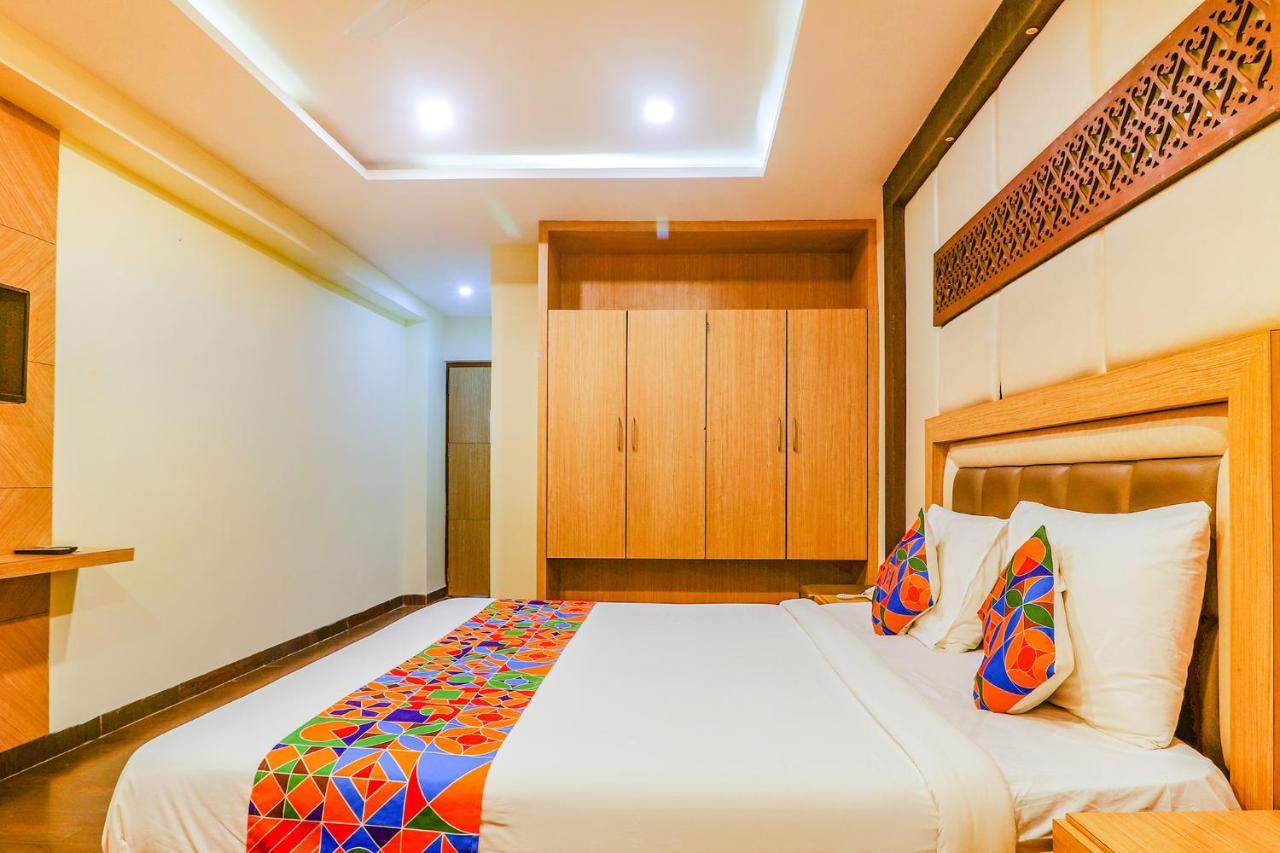 Fabhotel Keerthi'S Anupama - Nr Indira Gandhi Stadium Vijayawāda Dış mekan fotoğraf