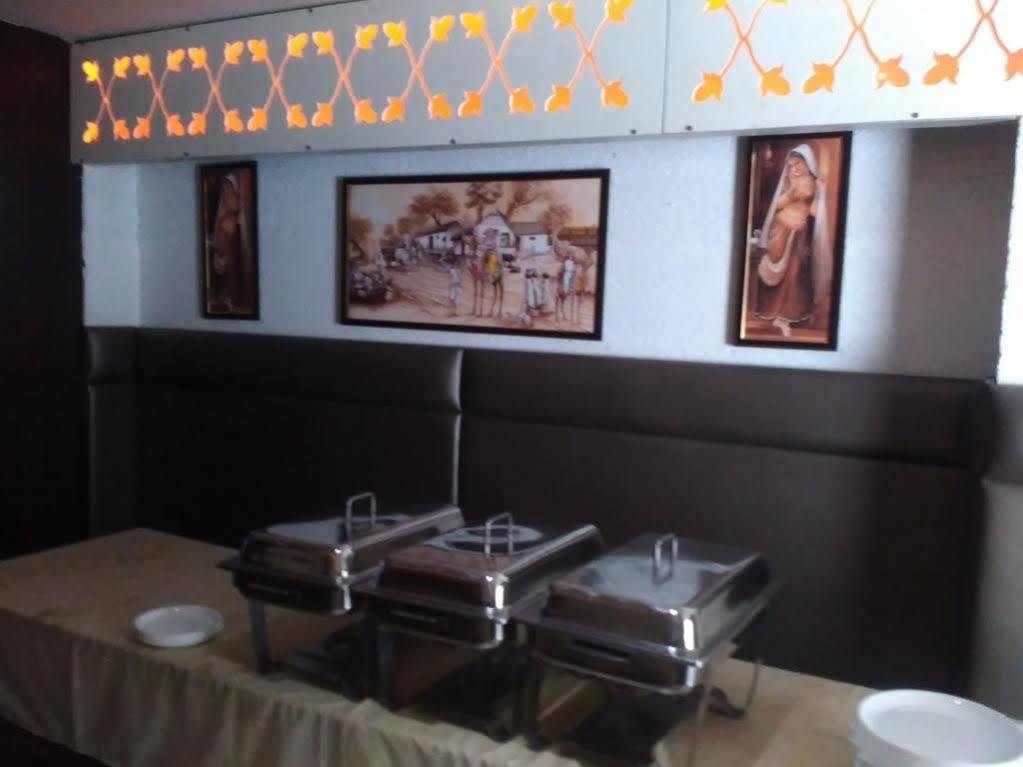Fabhotel Keerthi'S Anupama - Nr Indira Gandhi Stadium Vijayawāda Dış mekan fotoğraf