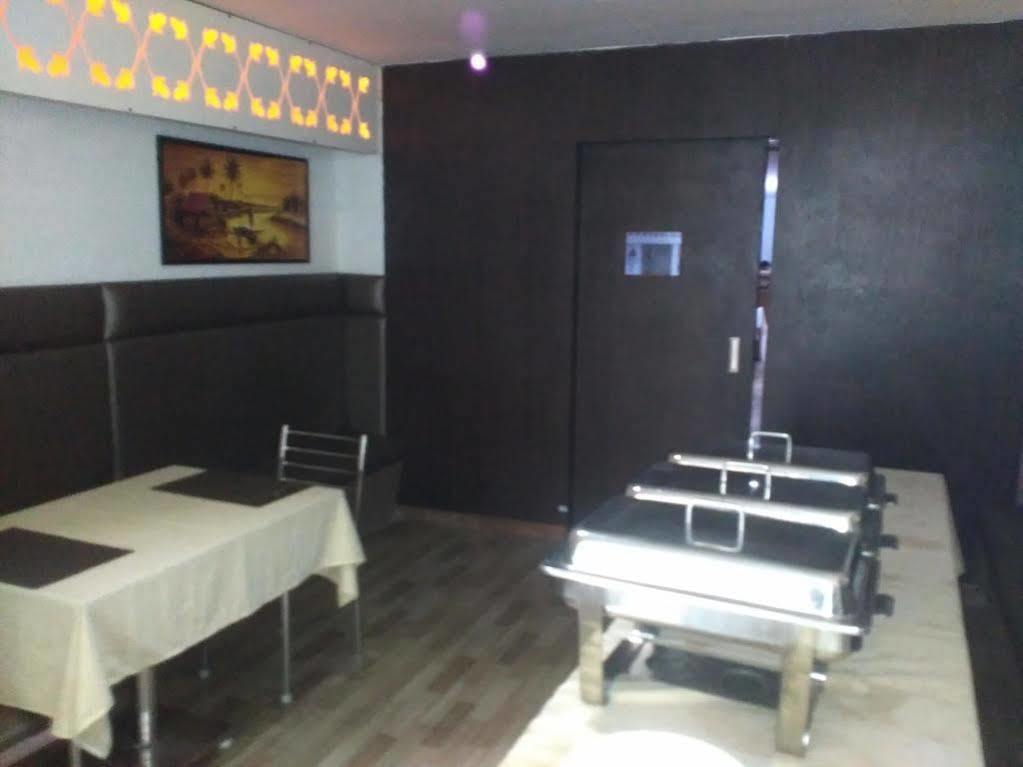 Fabhotel Keerthi'S Anupama - Nr Indira Gandhi Stadium Vijayawāda Dış mekan fotoğraf