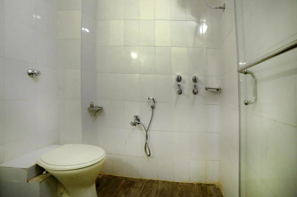 Fabhotel Keerthi'S Anupama - Nr Indira Gandhi Stadium Vijayawāda Dış mekan fotoğraf